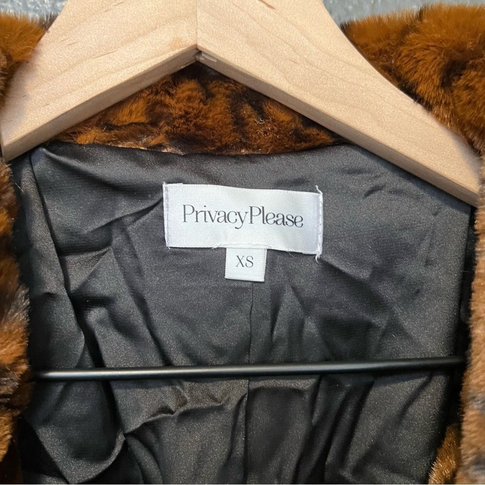 Revolve, Privacy Please Addison Coat in Leopard - Picture 8 of 12